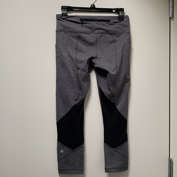 Lululemon Pace Rival Crop Legging with Pockets
Heathered Black / Slate Size 6 - Picture 10 of 14